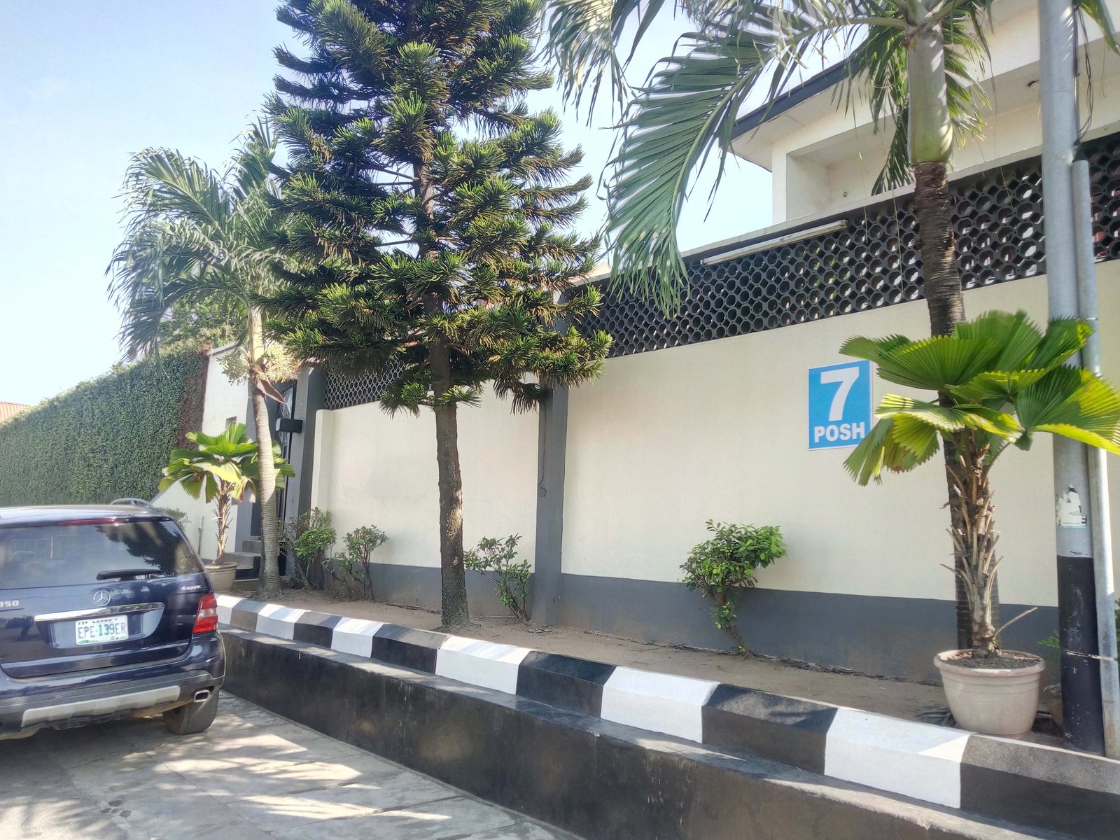 Posh Hotel And Apartment Omole